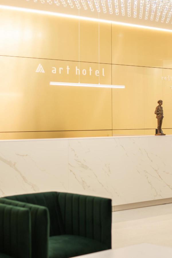 Art Hotel Medzilaborce Экстерьер фото